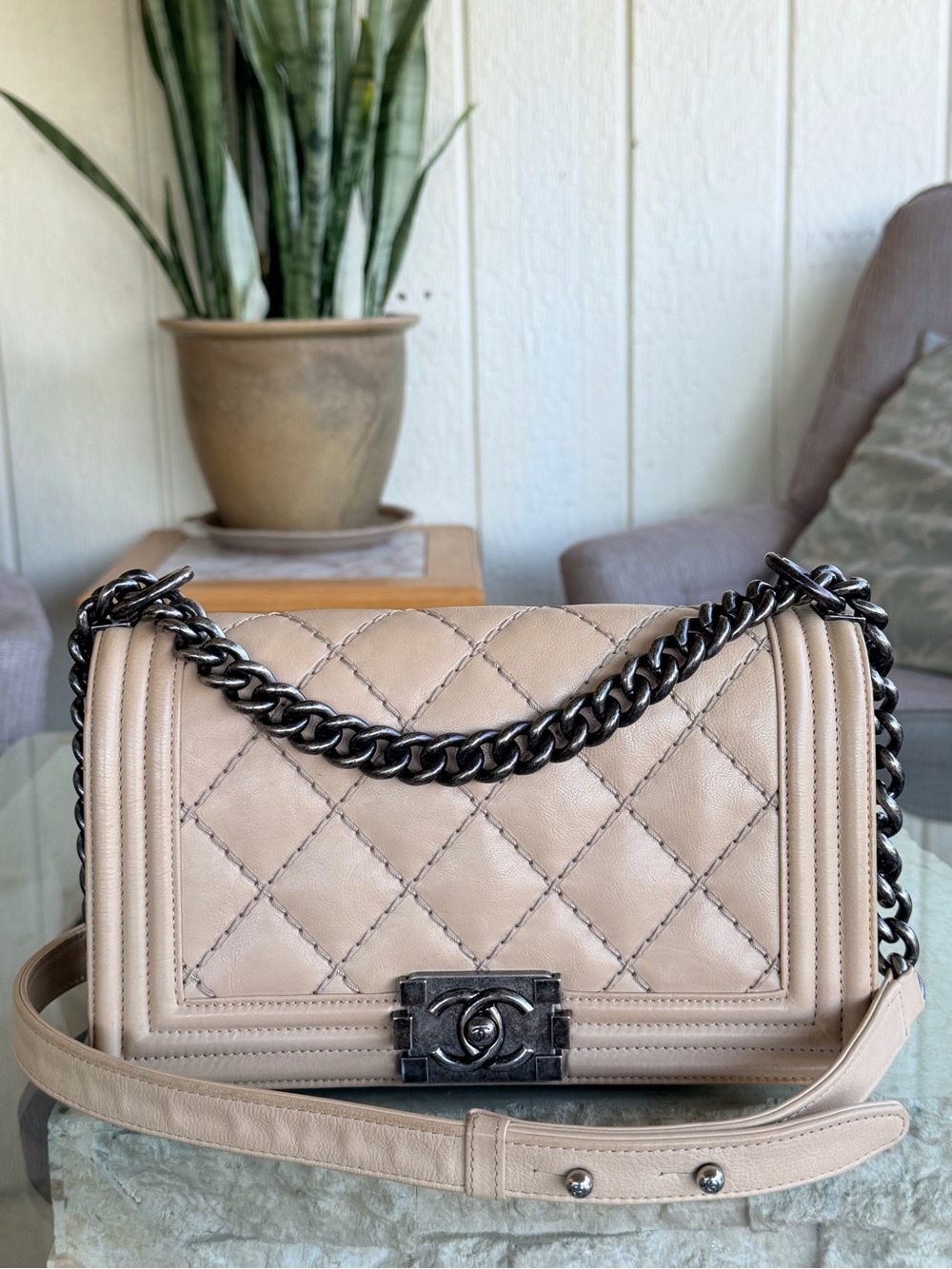 Chanel Le Boy - Picture 3 of 14